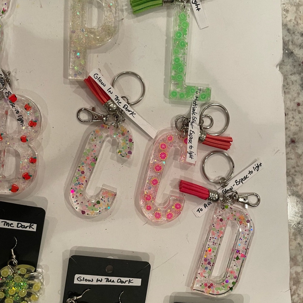 Resin Custom Initial Keychains - Picture 3 of 8